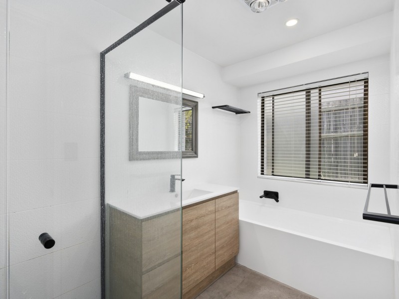 17 Kilmarnock Close, Highland Park QLD 4211