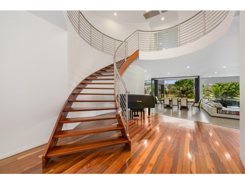 3011 Northview Parade, Benowa QLD 4217