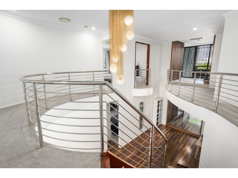 3011 Northview Parade, Benowa QLD 4217