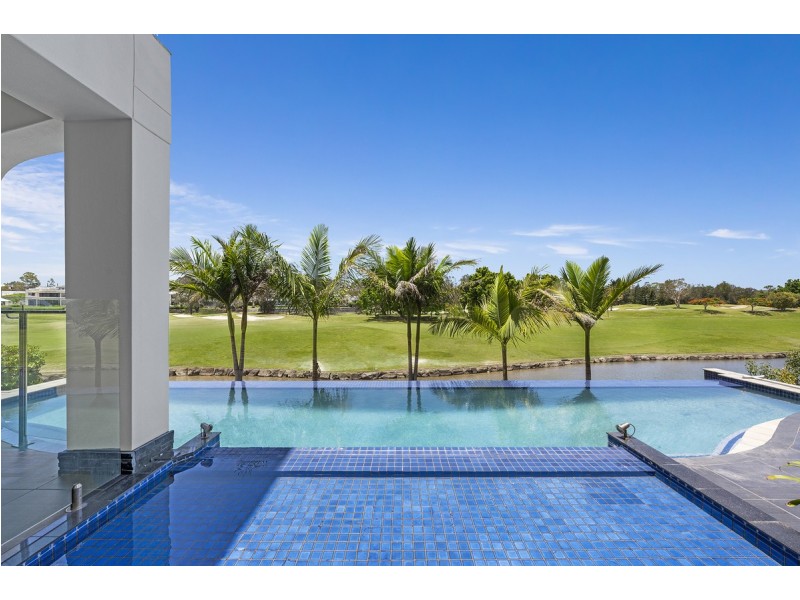 3011 Northview Parade, Benowa QLD 4217