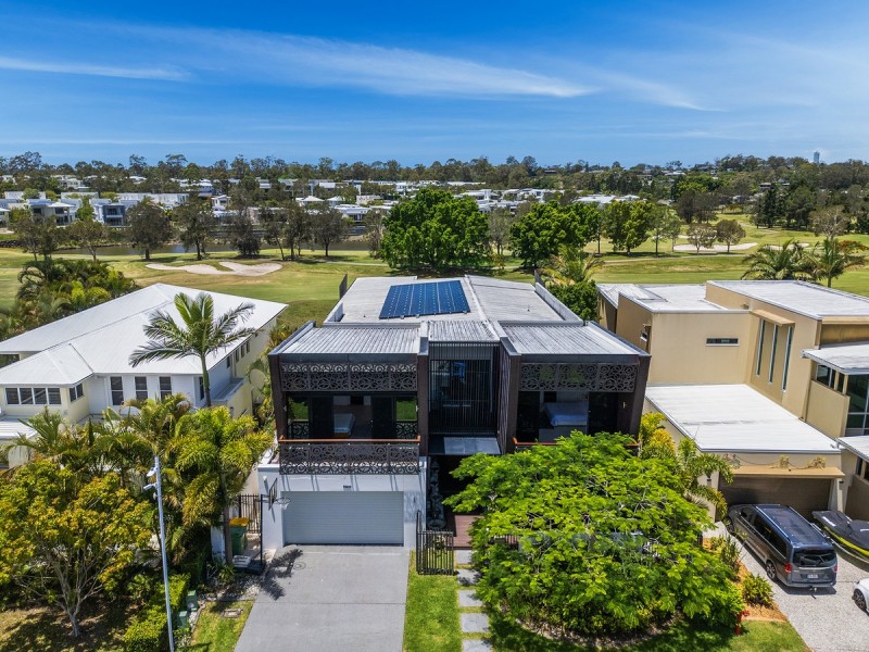 3011 Northview Parade, Benowa QLD 4217