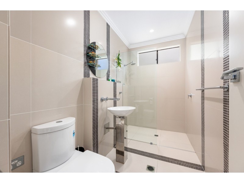 3011 Northview Parade, Benowa QLD 4217