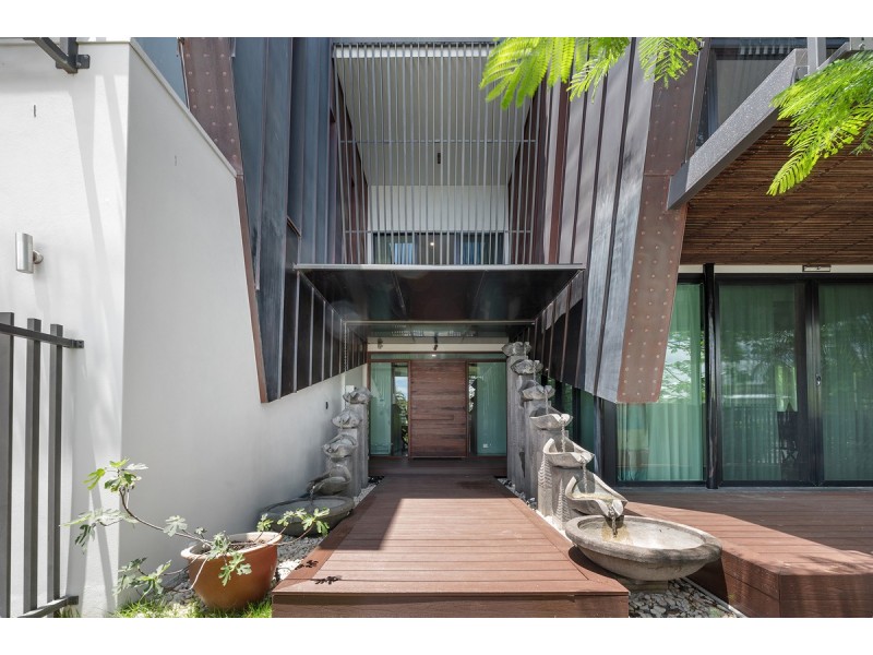 3011 Northview Parade, Benowa QLD 4217