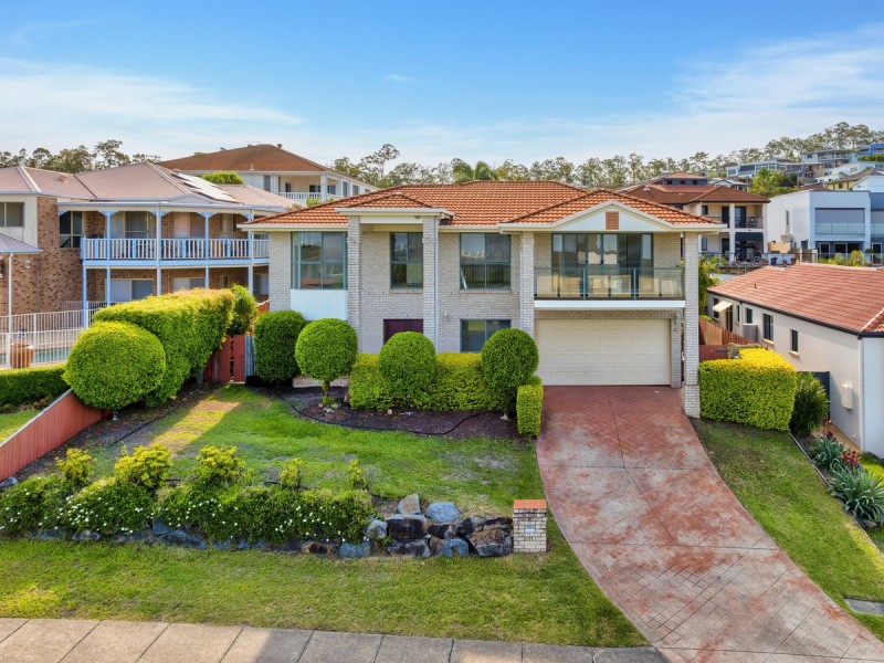 111 Armstrong Way, Highland Park QLD 4211