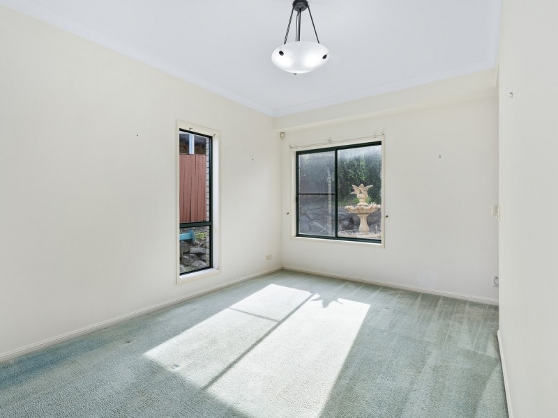 111 Armstrong Way, Highland Park QLD 4211