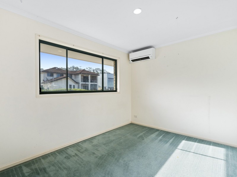 111 Armstrong Way, Highland Park QLD 4211