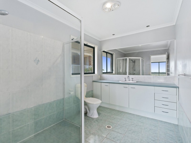 111 Armstrong Way, Highland Park QLD 4211