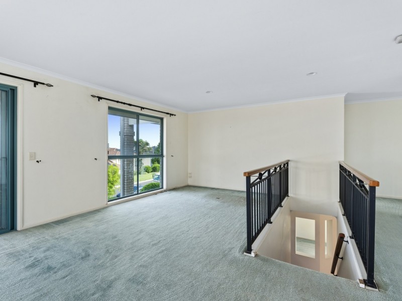 111 Armstrong Way, Highland Park QLD 4211