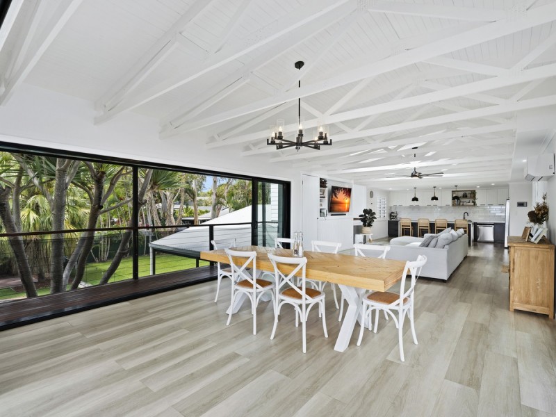 4 Toukley Court, Highland Park QLD 4211