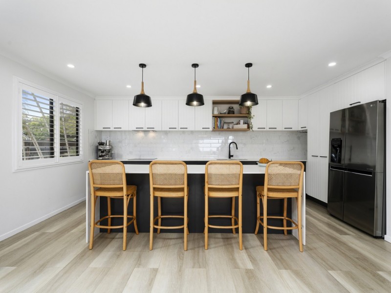 4 Toukley Court, Highland Park QLD 4211