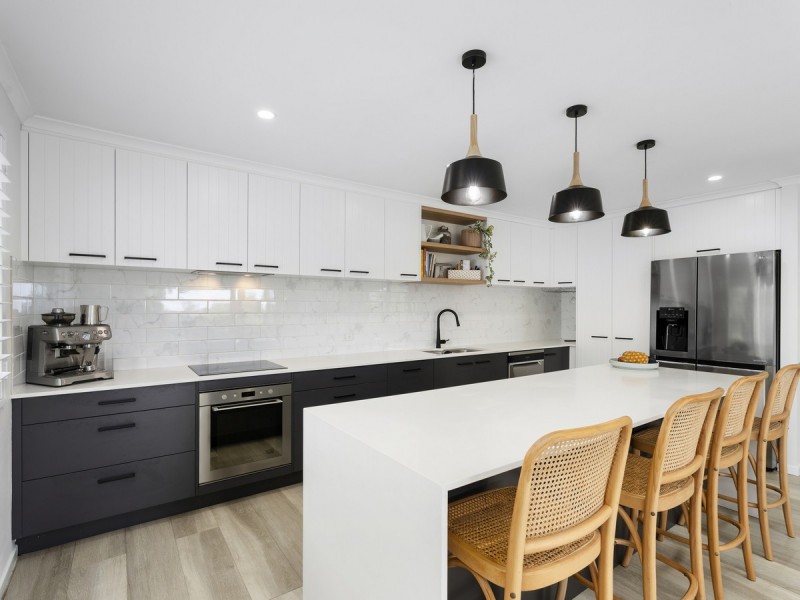 4 Toukley Court, Highland Park QLD 4211