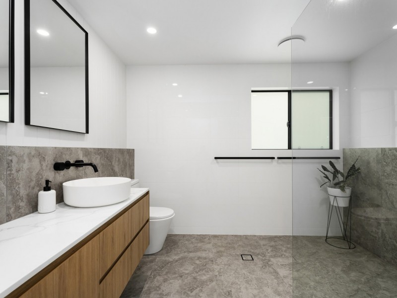4 Toukley Court, Highland Park QLD 4211