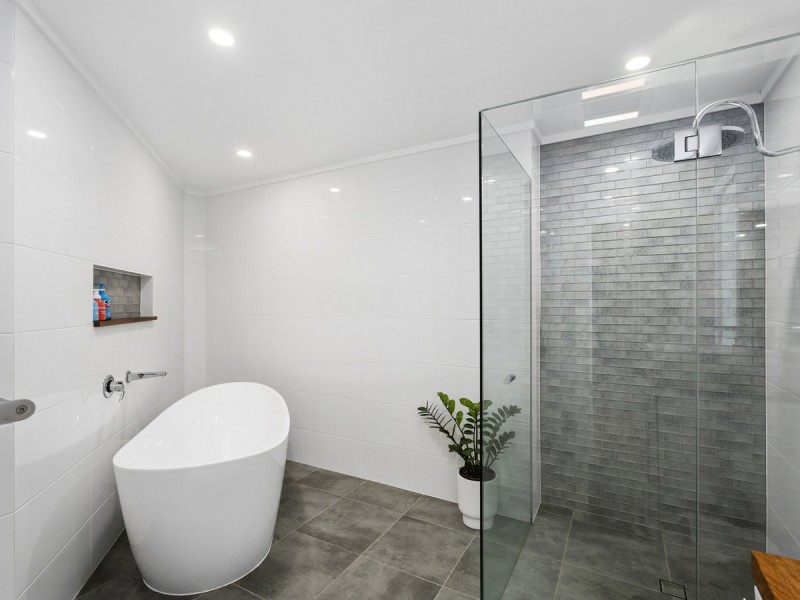 4 Toukley Court, Highland Park QLD 4211