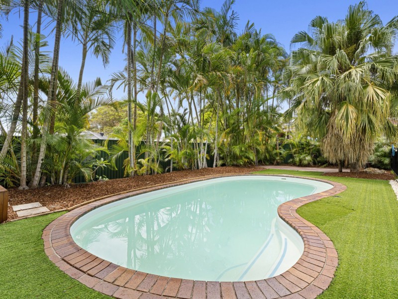 4 Toukley Court, Highland Park QLD 4211