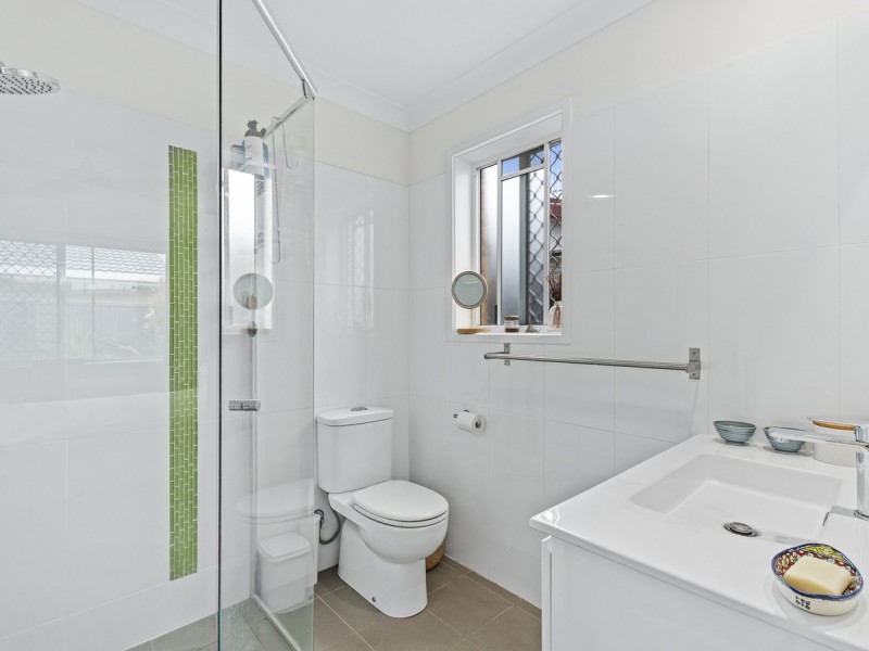 4/131 Sunshine Boulevard, Mermaid Waters QLD 4218