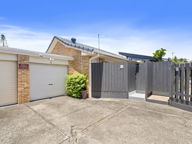 4/131 Sunshine Boulevard, Mermaid Waters QLD 4218