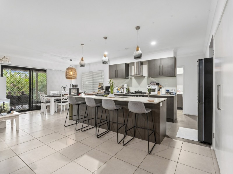 15 Buchanan Circuit, Oxenford QLD 4210