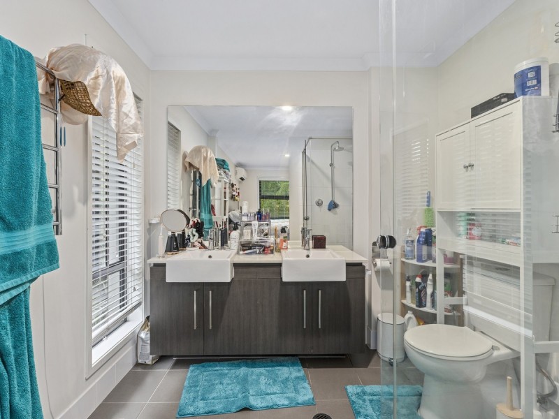 15 Buchanan Circuit, Oxenford QLD 4210