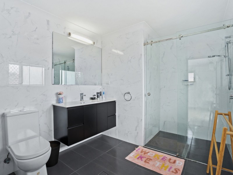 7 Nottingham Place, Highland Park QLD 4211