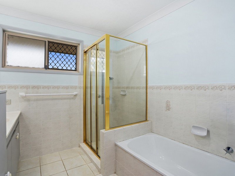 7 Nottingham Place, Highland Park QLD 4211