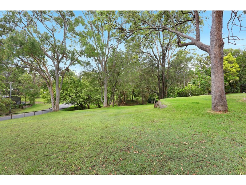 2 Mayo Court, Highland Park QLD 4211