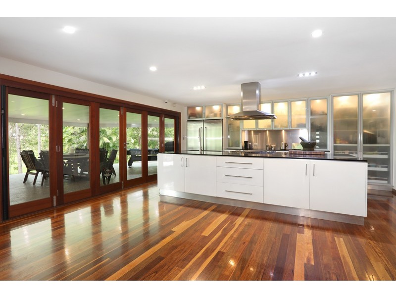 2 Mayo Court, Highland Park QLD 4211