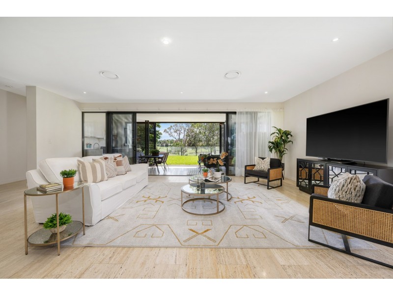 20 The Boulevarde, Benowa QLD 4217