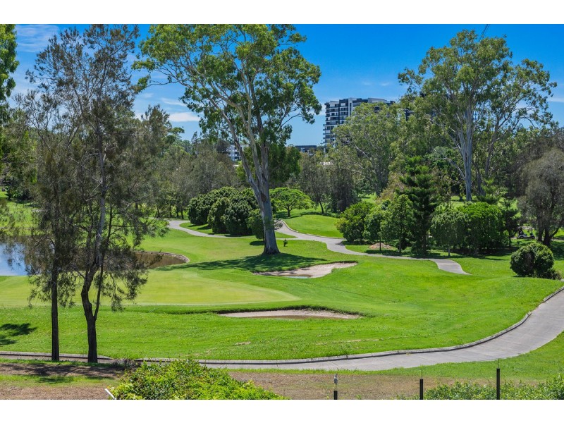 20 The Boulevarde, Benowa QLD 4217