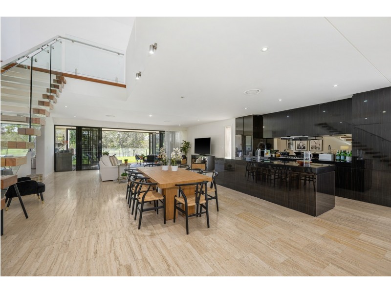 20 The Boulevarde, Benowa QLD 4217