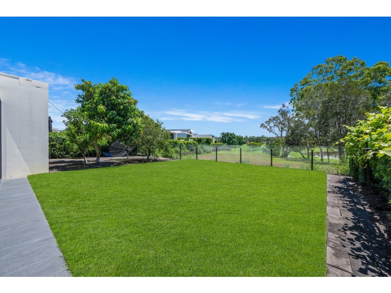 20 The Boulevarde, Benowa QLD 4217