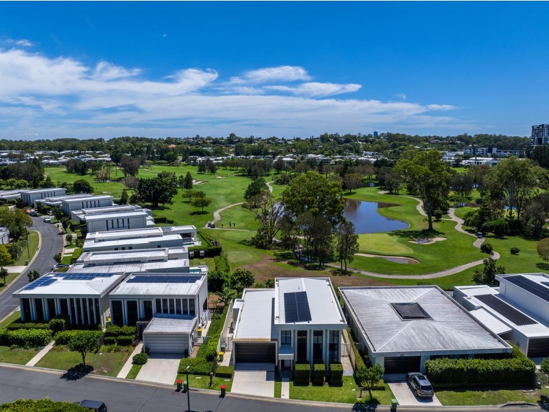 20 The Boulevarde, Benowa QLD 4217