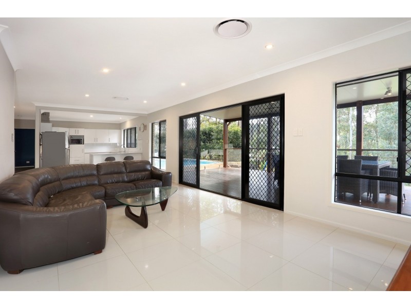30 Woodland Avenue, Mount Nathan QLD 4211
