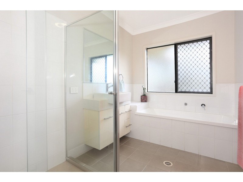 30 Woodland Avenue, Mount Nathan QLD 4211
