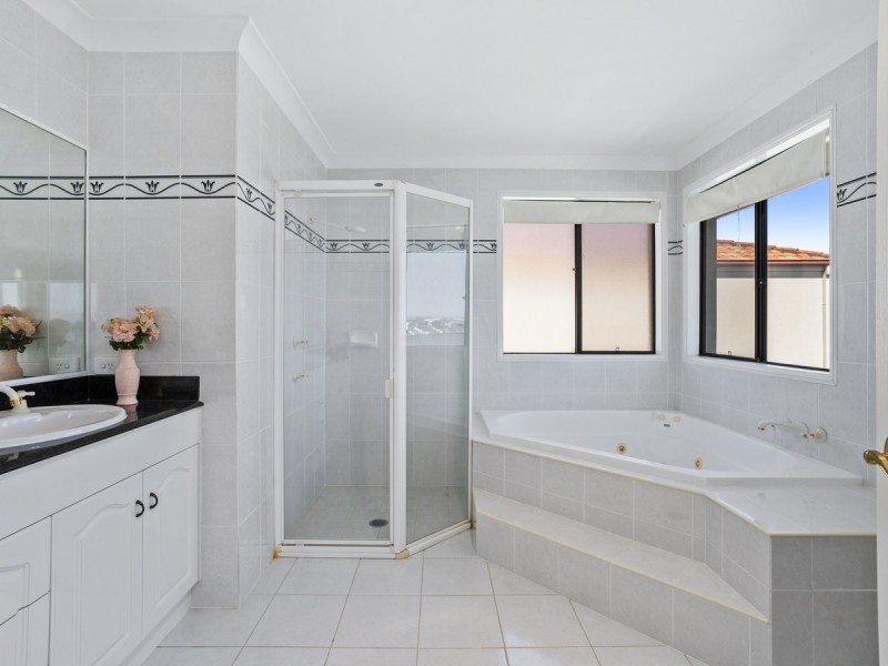 21 Annies Court, Benowa Waters QLD 4217