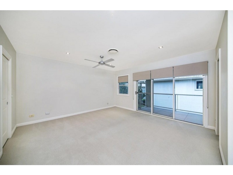 10/27-29 Gordon Street, Labrador QLD 4215