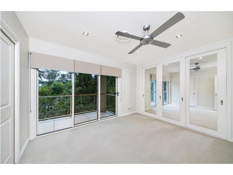 10/27-29 Gordon Street, Labrador QLD 4215