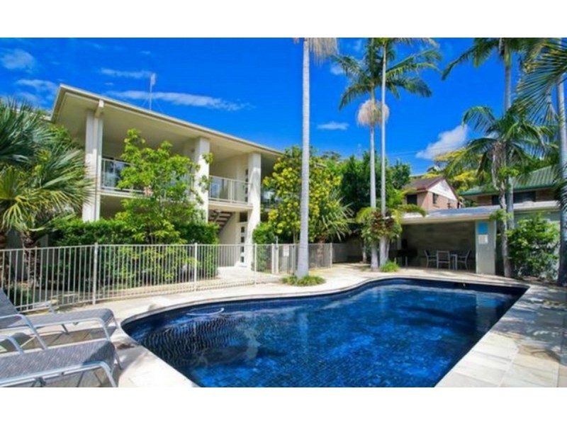 10/27-29 Gordon Street, Labrador QLD 4215