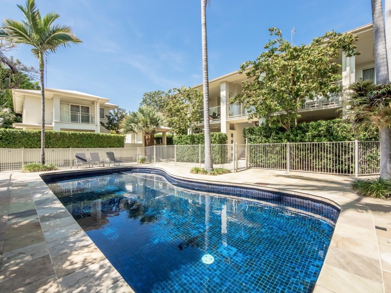 10/27-29 Gordon Street, Labrador QLD 4215