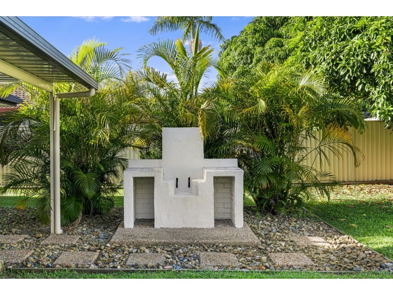 6 The Avenue, Nerang QLD 4211