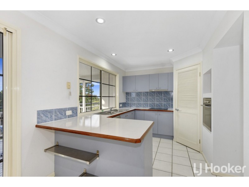 4 Paddington Drive, Carrara QLD 4211