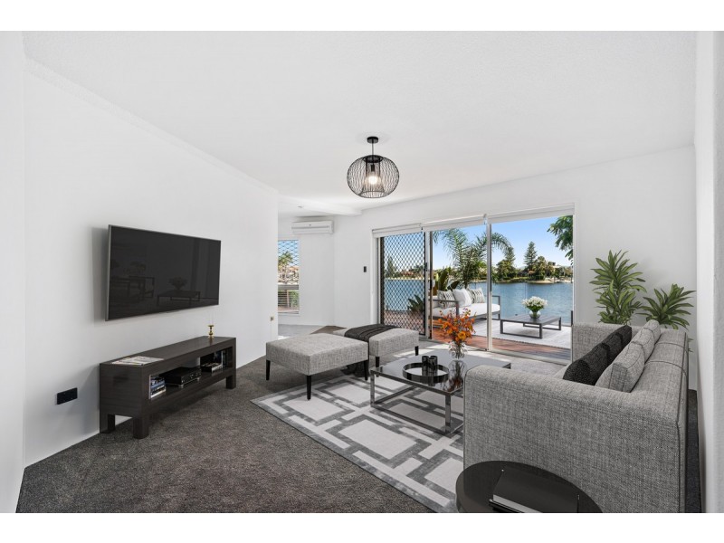 2/14 Orvieto Avenue, Mermaid Waters QLD 4218