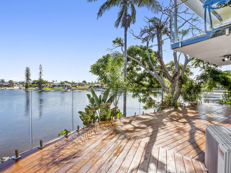2/14 Orvieto Avenue, Mermaid Waters QLD 4218
