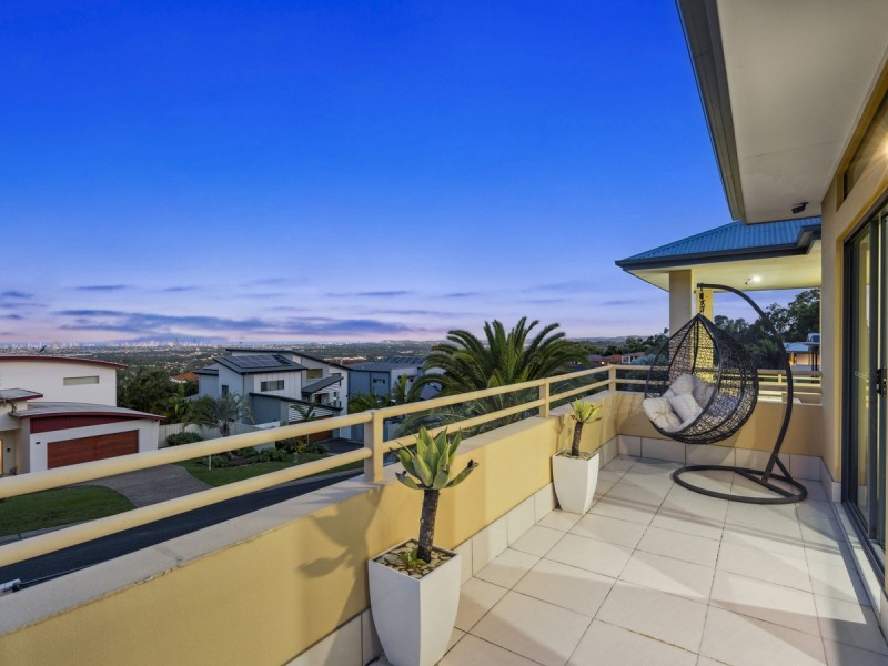 8 Chevron Rise, Highland Park QLD 4211