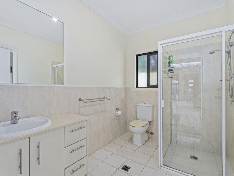 8 Chevron Rise, Highland Park QLD 4211
