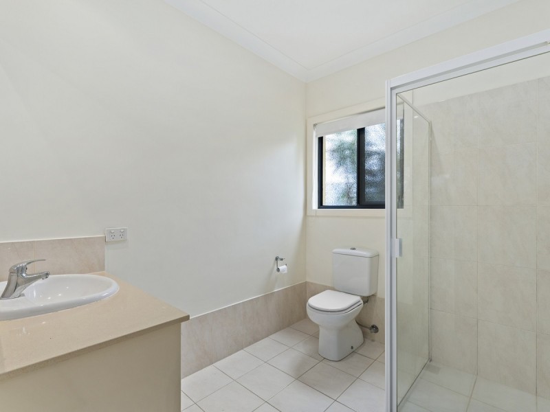 8 Chevron Rise, Highland Park QLD 4211
