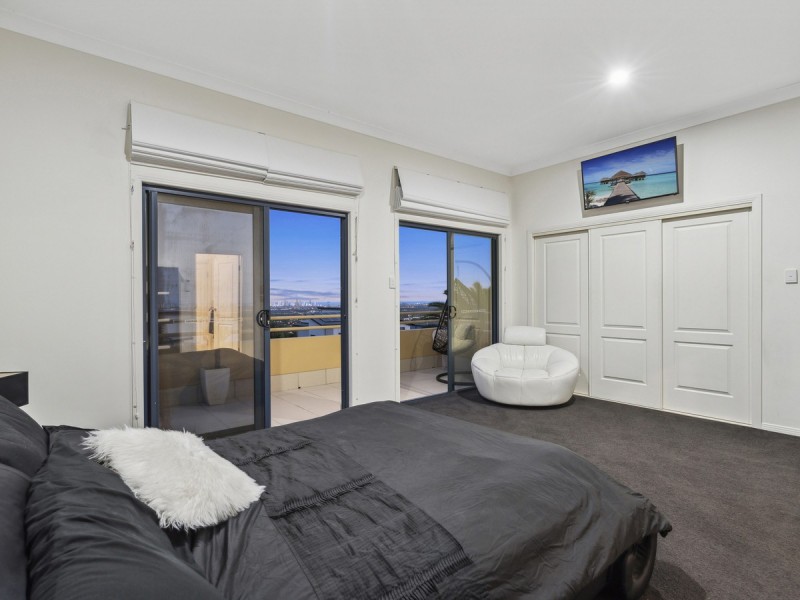 8 Chevron Rise, Highland Park QLD 4211