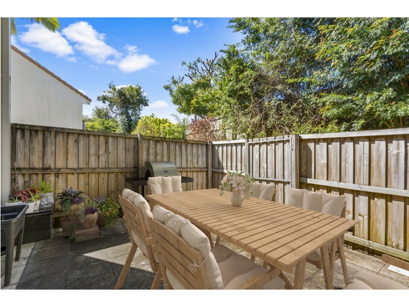 6/125 Pappas Way, Carrara QLD 4211