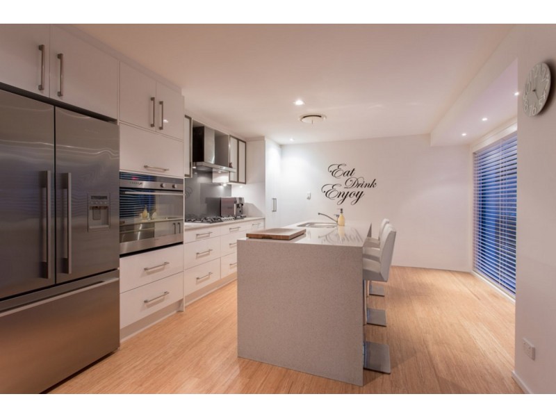 55 Winderadeen Drive, Highland Park QLD 4211