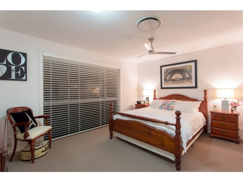 55 Winderadeen Drive, Highland Park QLD 4211