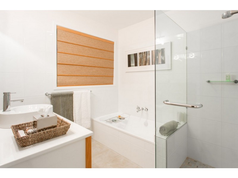 55 Winderadeen Drive, Highland Park QLD 4211